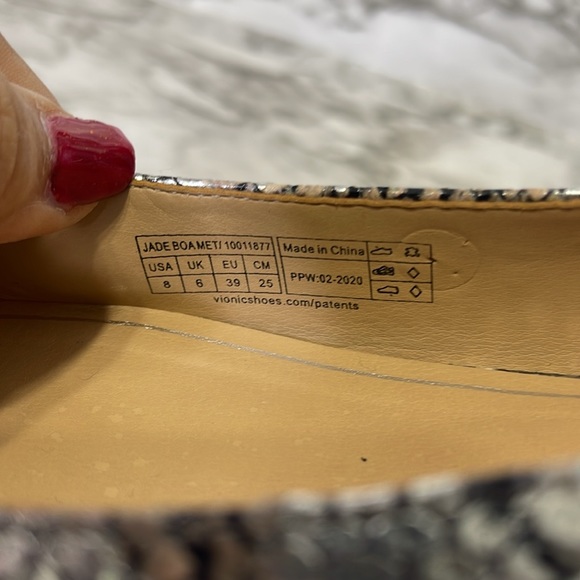 Women's Vionic Jade Flat Slingback Silver Boa Metallic Leather 8 - Picture 5 of 13